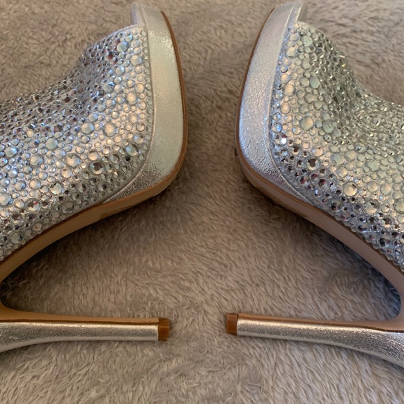 Lauren Lorraine Mimi Rhinestone Mule Pump - Picture 3 of 5